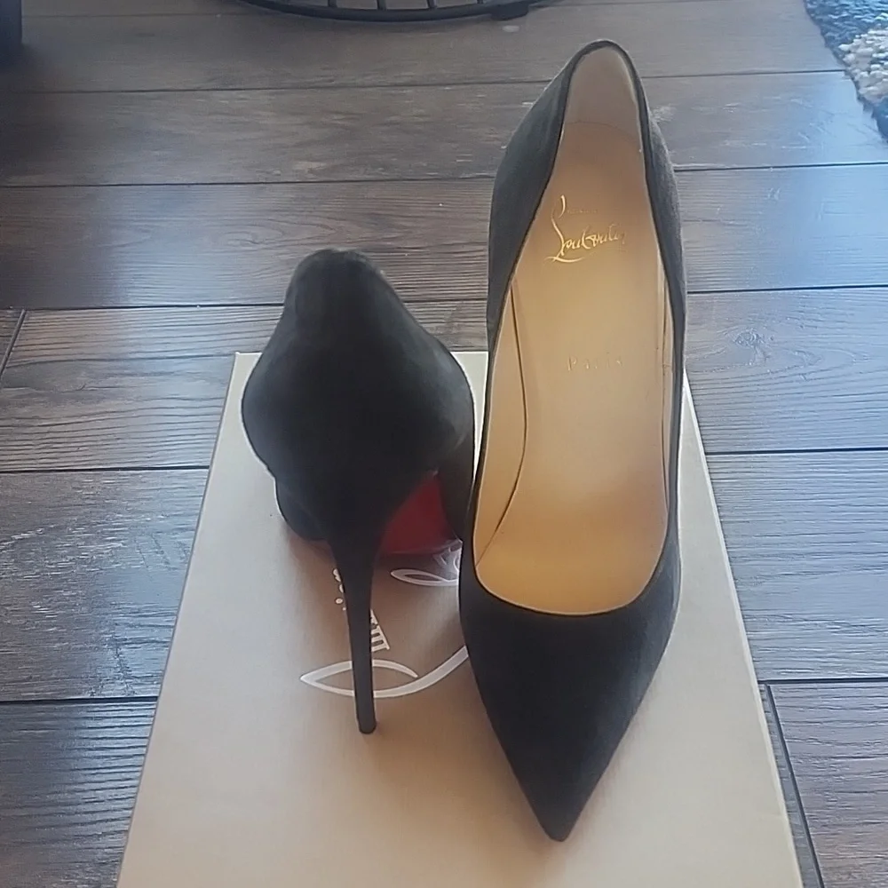 EUC Christian Louboutin So Kate Velour Heels - Picture 1 of 7